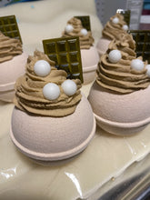 Load image into Gallery viewer, S&#39;mores Bubble Bath Bomb.
